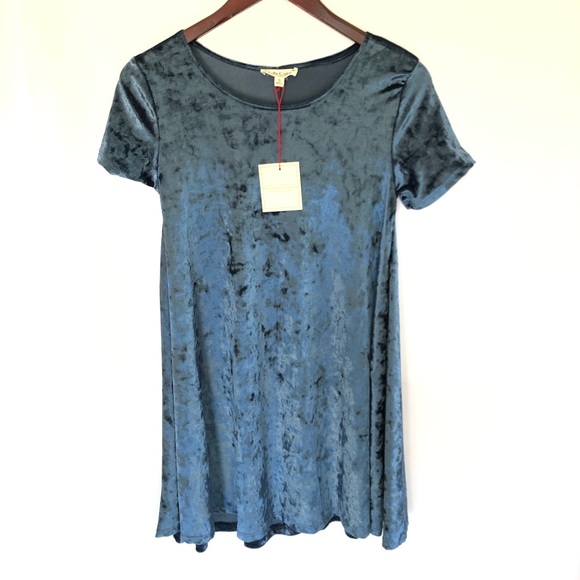 Rolla Coster Dresses & Skirts - NWT Rolla Coster Crushed Velvet Swing Dress